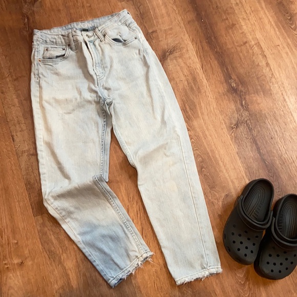 wild fable Denim - Wild Fable Light Rinse High Waist Mom Jeans Size 2